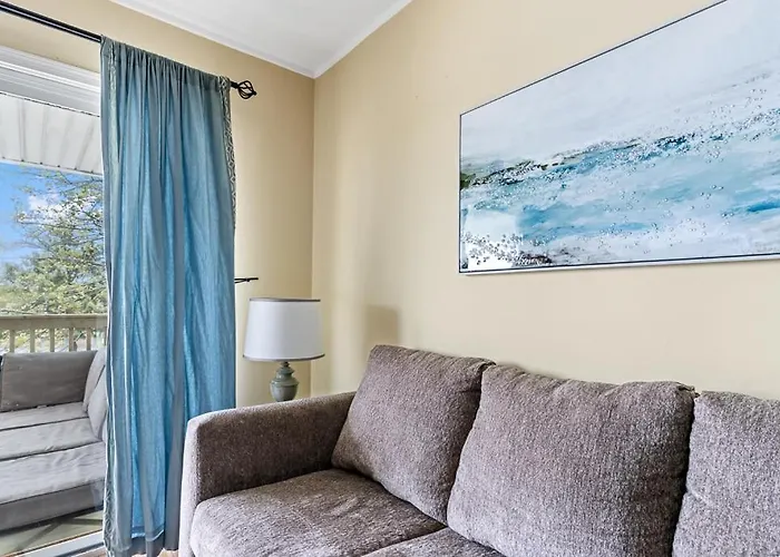 Fully Remodeled 3-bedroom, 2-bathroom Retreat Steps From The With Lagoon Views * Ocean Stadt