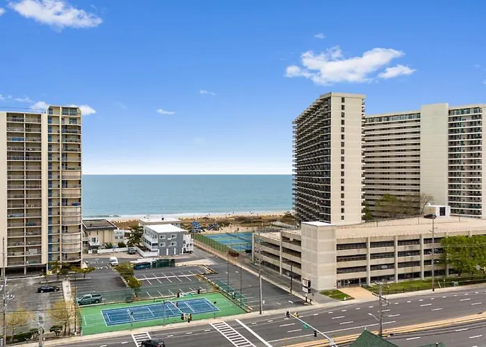 Fully Remodeled 3-bedroom, 2-bathroom Retreat Steps From The With Lagoon Views * Ocean City