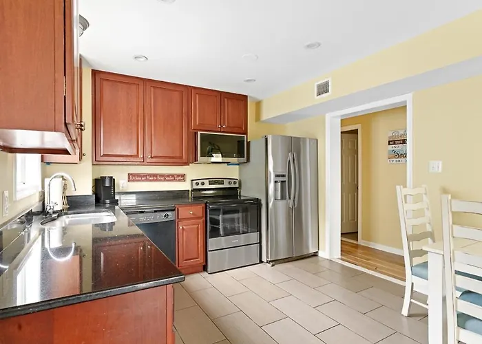 Fully Remodeled 3-bedroom, 2-bathroom Retreat Steps From The With Lagoon Views *