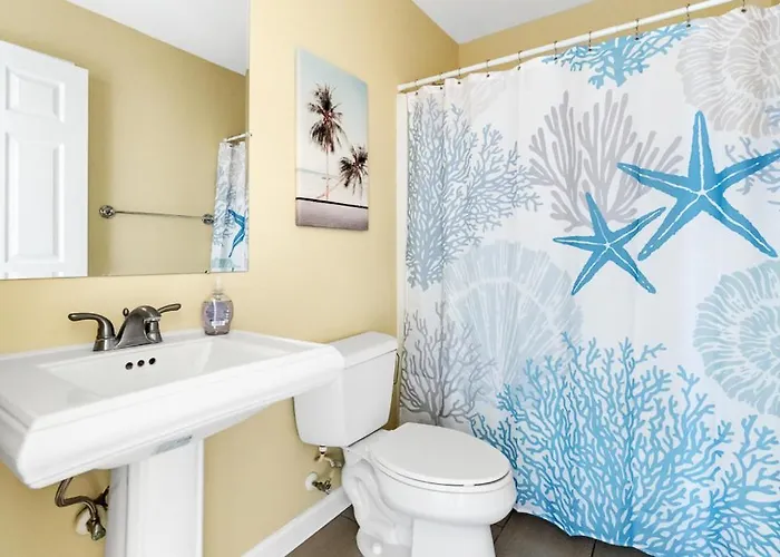 Holiday home Fully Remodeled 3-bedroom, 2-bathroom Retreat Steps From The With Lagoon Views Ocean City