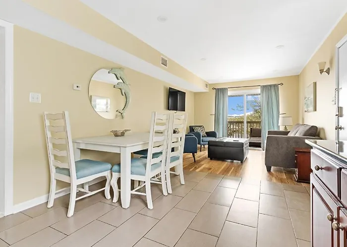 Fully Remodeled 3-bedroom, 2-bathroom Retreat Steps From The With Lagoon Views Holiday home Ocean City
